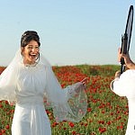 צלם מומלץ לחתונה - צילום כלה ביום שמחתה בשדה פורח