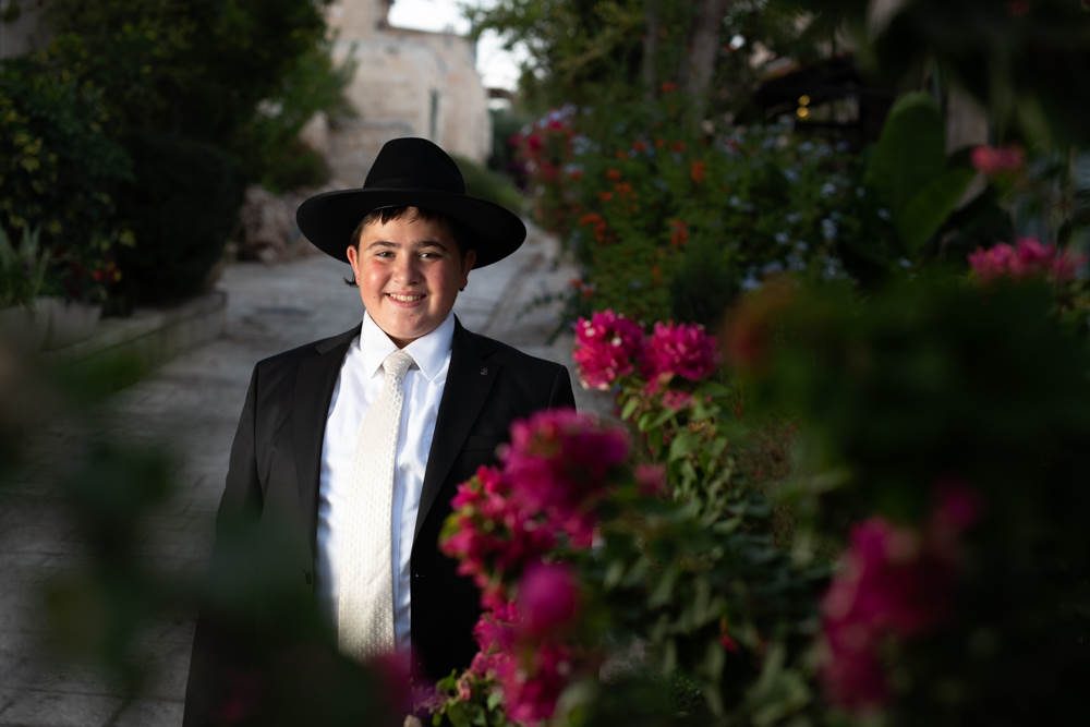 צילום בוק לנער בר מצווה חרדי במשכנות שאננים בירושלים