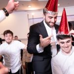 החתן בשמחת הריקודים