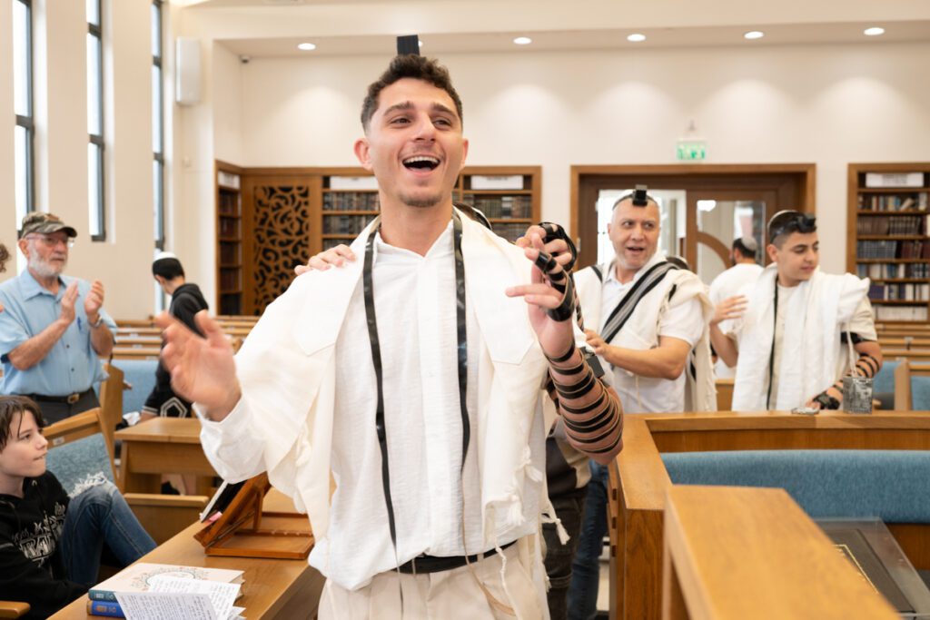 צלם אירועים אומנותי, שמחת בר מצווה ועליה לתורה בבית כנסת בגבעת שמואל