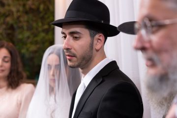 צילום חתונה חרדית בקרית ספר: רגעים של שמחה ואנרגיה מתפרצת