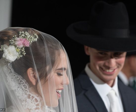 רגעי שמחה ואושר של הזוג החרדי